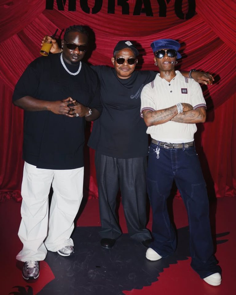 Wizkid Thanks His Team For An Amazing Dinner With Friends