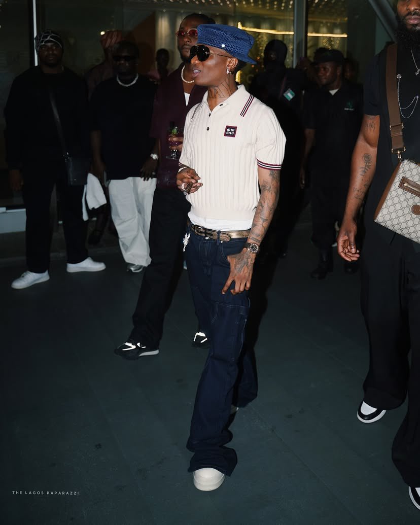 Wizkid Thanks His Team For An Amazing Dinner With Friends